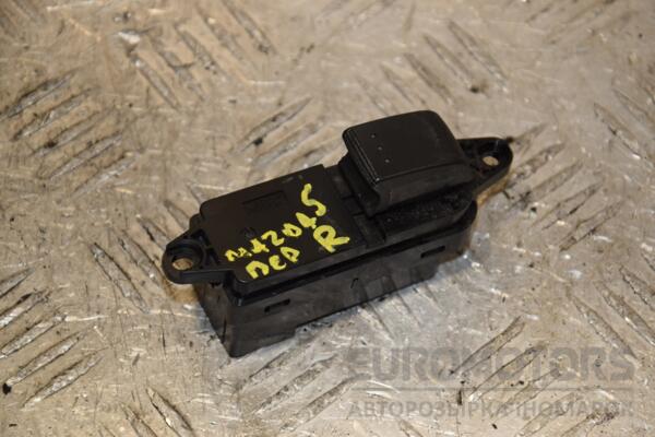 Кнопка стеклоподъемника передняя правая Mazda 5 2005-2010 CC3366370A 398787 euromotors.com.ua