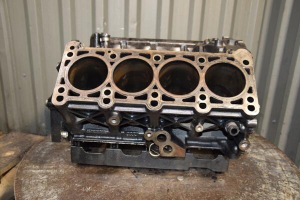 Блок двигателя (дефект) Audi A8 3.3tdi (4D) 1994-2002 057103021F 399177 - 2