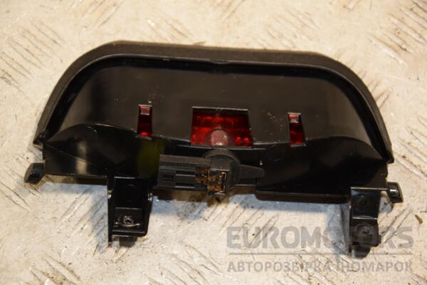 Фонарь сигнала торможения (дополнительный стоп-сигнал) Renault Sandero 2007-2013 8200734823 399882 - 2