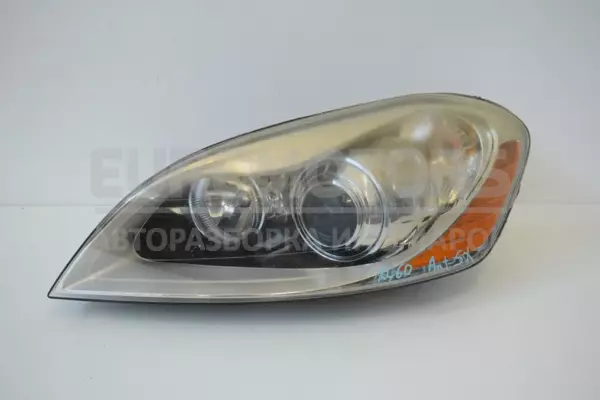Левая фара Volvo XC60 2.4tdci 2008 30763135 it-13729 Дизель euromotors.com.ua