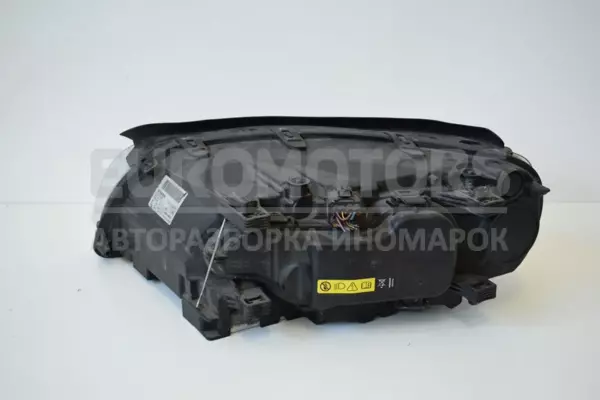Правая фара Volvo V70 2.0 16V 2007-2016 31214348 it-13731 Бензин - 2
