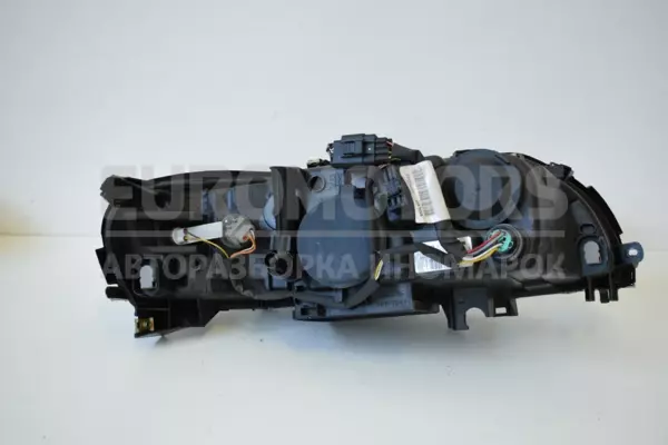 Левая фара Volvo XC70 2.4td 2000-2006 30698835 it-13733 Дизель - 2