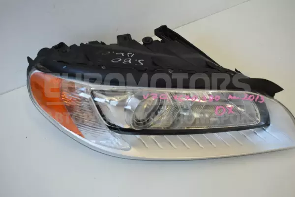 Правая фара Volvo V70 2.0 16V 2007-2016 31353533 it-13734 Бензин - 2