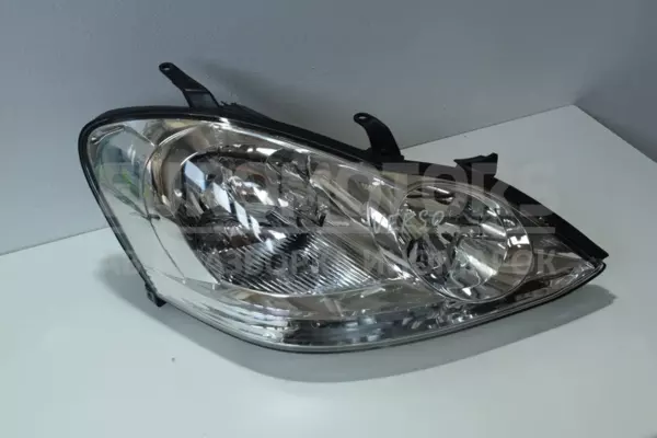 Правая фара Toyota Avensis Verso 2.2 2001-2009 it-13784 Дизель - 2