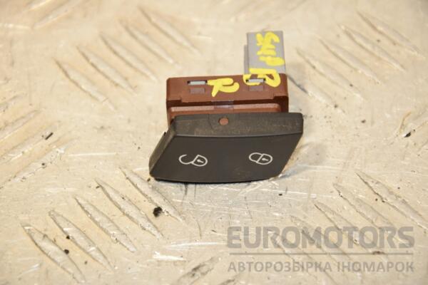 Кнопка центрального замка правая Skoda Superb 2008-2015 3T0962126B 403318 euromotors.com.ua