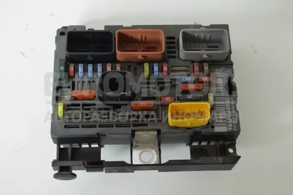 Блок запобіжників Peugeot 5008 1.6 DCI 2009-2017 9667044980 it-13531 euromotors.com.ua