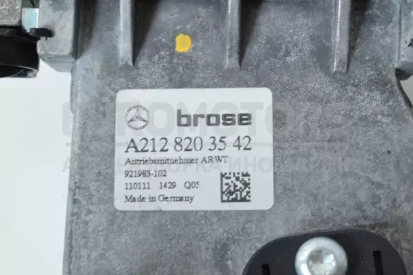 Електродвигун відкриття заднього люка/багажника Mercedes C-class 2.2 CDI (W204) 2007-2015 A2128203542 it-13953 Дизель - 3