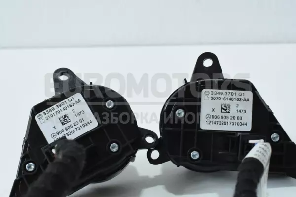 Кнопки на руле Mercedes Sprinter (906) 2006-2017 A9069052000 it-13965 Дизель - 2