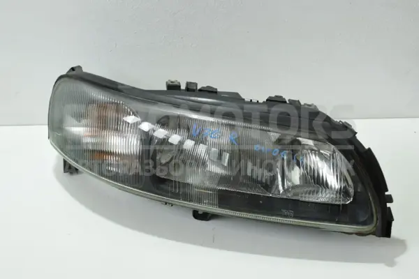 Правая фара Volvo V70 2.4 2001-2006 8693548 it-14099 Бензин euromotors.com.ua