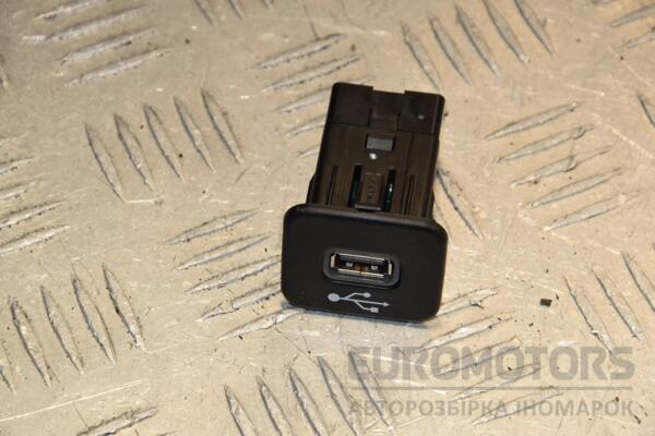 Разьем USB Jeep Compass 2017 5UV99LXHAA 410496 euromotors.com.ua