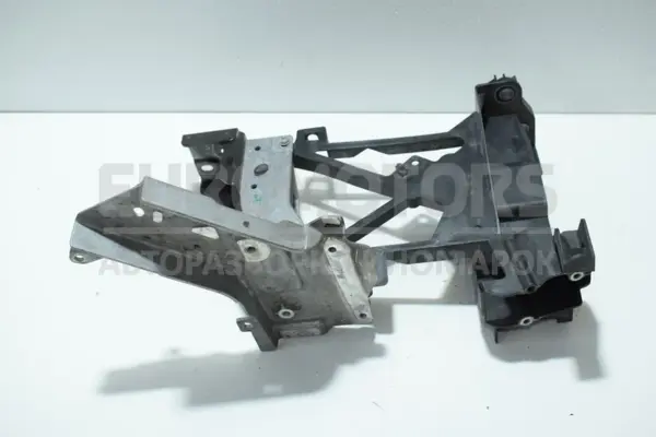 Передній правий кронштейн Mercedes GLC-class 2.2 D (W253) 2015 A2536210600 it-14449 Дизель euromotors.com.ua