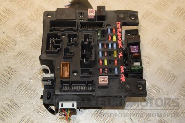 Блок предохранителей Mitsubishi Outlander XL 2006-2012 8637A319 413984 euromotors.com.ua