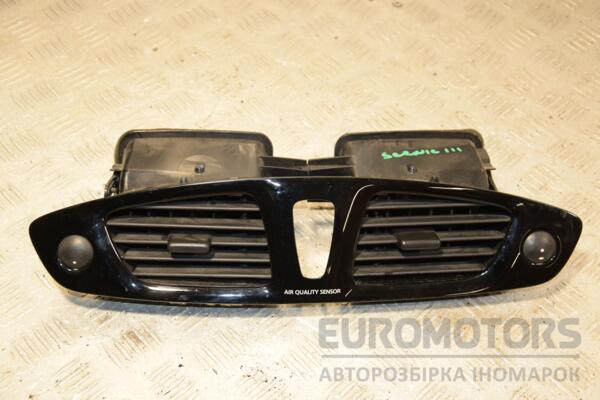Дефлектор воздушный центральный Renault Scenic (III) 2009-2015 682600031R 419401 euromotors.com.ua