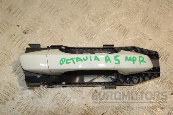 Ручка двери наружная передняя правая (дефект) Skoda Octavia (A7) 2013-2020 419545 euromotors.com.ua