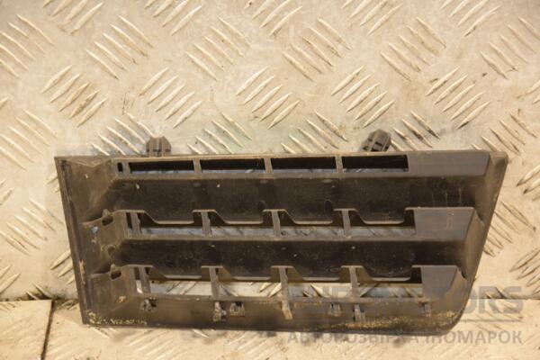 Решетка радиатора левая -06 (дефект) Renault Megane (II) 2003-2009 8200114156 420393 - 2