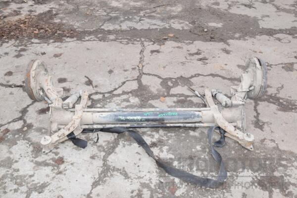 Балка задняя в сборе под барабаны с ABS Citroen Berlingo 1996-2008 421037 euromotors.com.ua