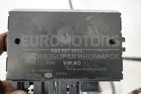 Буксировочный крюк Seat Leon 2.0 TDI 2013 317132600001 it-15207 Дизель - 3