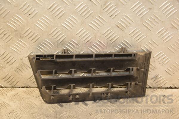 Решітка радіатора права -06 Renault Megane (II) 2003-2009 8200114157 427814 - 2