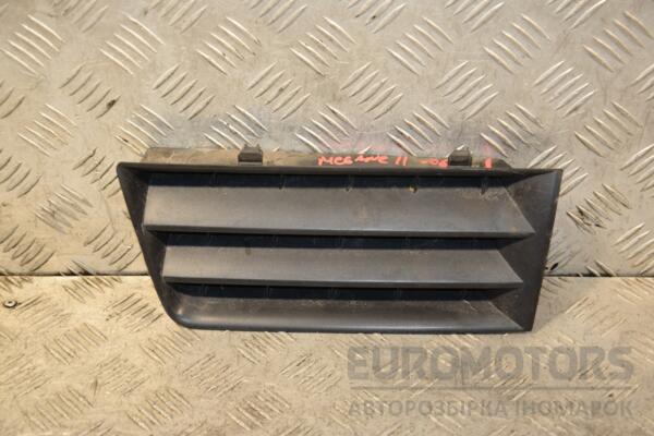 Решітка радіатора ліва -06 Renault Megane (II) 2003-2009 8200114156 427816 euromotors.com.ua