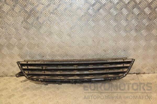 Решетка переднего бампера центральная 08- Opel Zafira (B) 2005-2011 13247306 428031 - 2