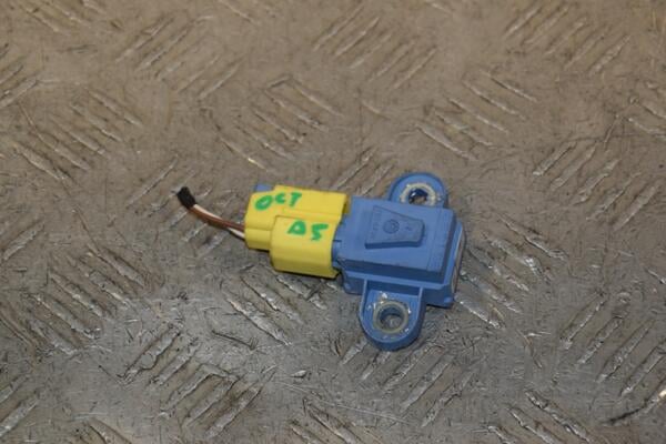 Датчик удара Airbag Skoda Octavia (A5) 2004-2013 1K0955557B 428281 euromotors.com.ua