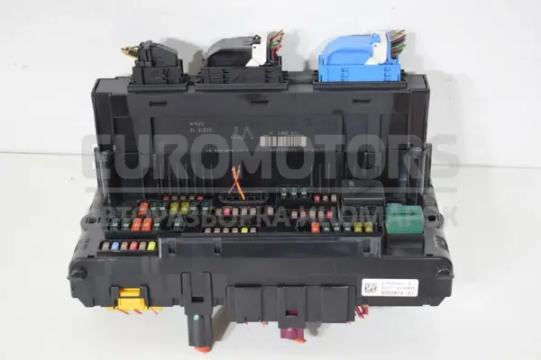 Блок запобіжників BMW 5 2.0 (F10/F11) 2009-2016 9252815 it-15789 Дизель euromotors.com.ua