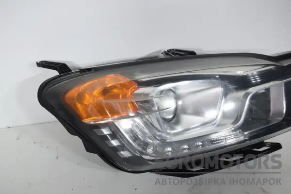 Права ксенонова фара SsangYong Korando C D20R 2010 8310634000 it-15902 Дизель - 2