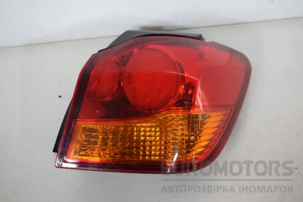 Правый задний фонарь Mitsubishi ASX 2010 8330A722 it-16081 Дизель euromotors.com.ua