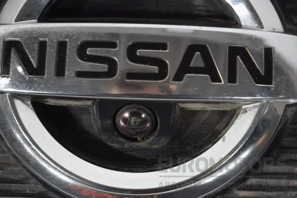 Решетка радиатора с камерой Nissan Qashqai 2.0 dCi 2007-2014 it-16219 Дизель - 2