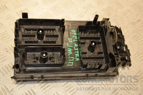 Блок предохранителей Opel Astra (J) 2009-2015 13318785 431667 - 2