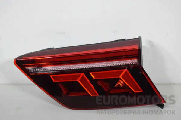 Правая внутренняя светодиодная подсветка 20- VW Tiguan 2.0 TDI 2016 5NA945308H it-16456 Дизель euromotors.com.ua