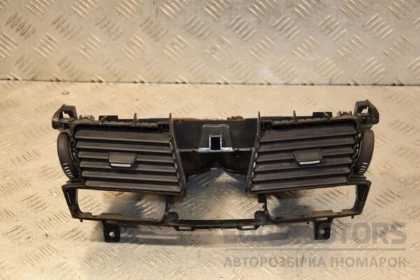 Дефлектор воздушный центральный Renault Laguna (III) 2007-2015 434013 euromotors.com.ua