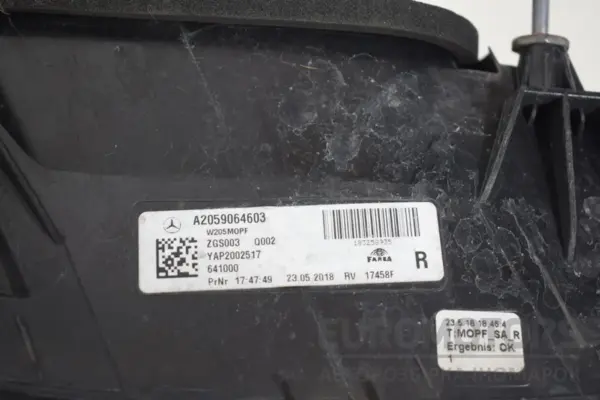 Правий світлодіодний задній ліхтар Mercedes C-class 2.0 (W205) 2014-2021 A2059064603 it-16526 Дизель - 4