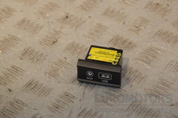 Роз'єм USB / AUX Kia Ceed 2018 96120C0100 436603 euromotors.com.ua