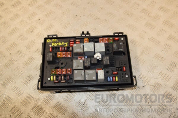 Блок предохранителей Opel Astra (J) 2009-2015 13368644 436965 euromotors.com.ua