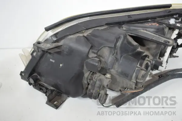 Правая ксеноновая фара 10- Toyota Rav 4 2.2tdi 2006-2013 8113042500 it-16659 Дизель - 4