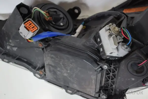 Права ксенонова фара Subaru Legacy Outback 2.0 (B14) 2009-2015 84001AJ300 it-16688 Дизель - 5