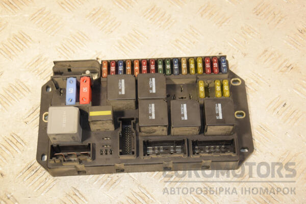 Блок предохранителей Land Rover Range Rover (III) 2002-2012 YQE500340 437039 - 2