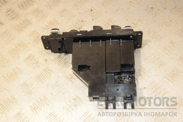 Блок управления стеклоподъемниками передний левый Land Rover Range Rover (III) 2002-2012 YUD000273PVA 437046 - 2