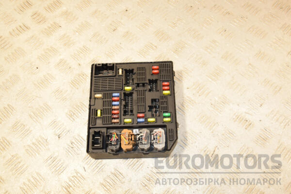 Блок запобіжників Renault Scenic (III) 2009-2015 284B62342R 437179 - 2
