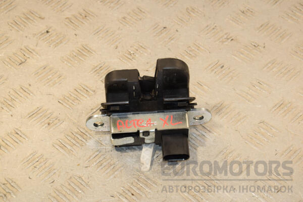 Замок крышки багажника электрический 4 пина Seat Altea 2004-2015 5P8827505B 438005 euromotors.com.ua