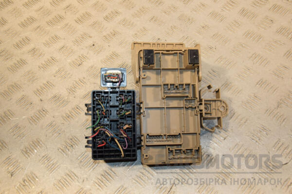 Блок запобіжників Subaru Outback 2003-2009 82201AG010 438017 - 2