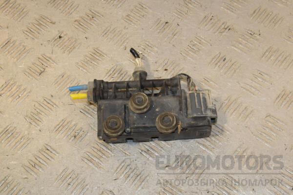 Блок клапанів пневмопідвіски передній Land Rover Range Rover (III) 2002-2012 RHV500060 438058 - 2