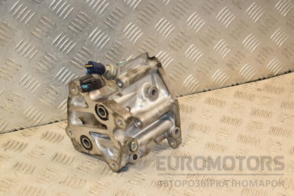 Кронштейн теплообмінника Mitsubishi Outlander 2.2DI-D 2012 1240A073 438762 - 2