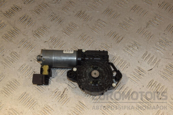 Моторчик люка Mercedes C-class (W205) 2014-2021 0390200122 438889 - 2