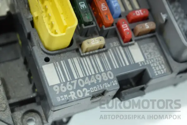 Блок запобіжників BSM Peugeot 5008 2.0 Hdi 2009-2017 9667044980 it-16838 Дизель - 2