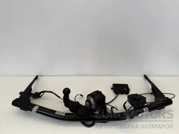 Полный комплект для фаркопа Audi Q3 2.0tdi 2012 8U0803880D it-16888 Дизель euromotors.com.ua