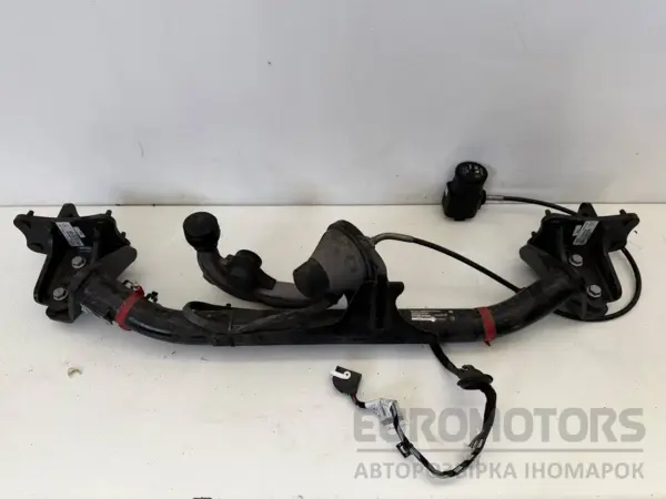 Буксировочный крюк Mercedes GLA-Class 2.2 CDI (X156) 2013 A1563100100 it-16889 Дизель euromotors.com.ua
