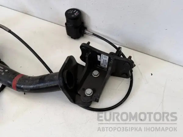 Буксировочный крюк Mercedes GLA-Class 2.2 CDI (X156) 2013 A1563100100 it-16889 Дизель - 3