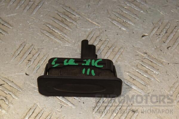 Кнопка открывания крышки багажника наружная Renault Scenic (III) 2009-2015 8200076256 443664 euromotors.com.ua
